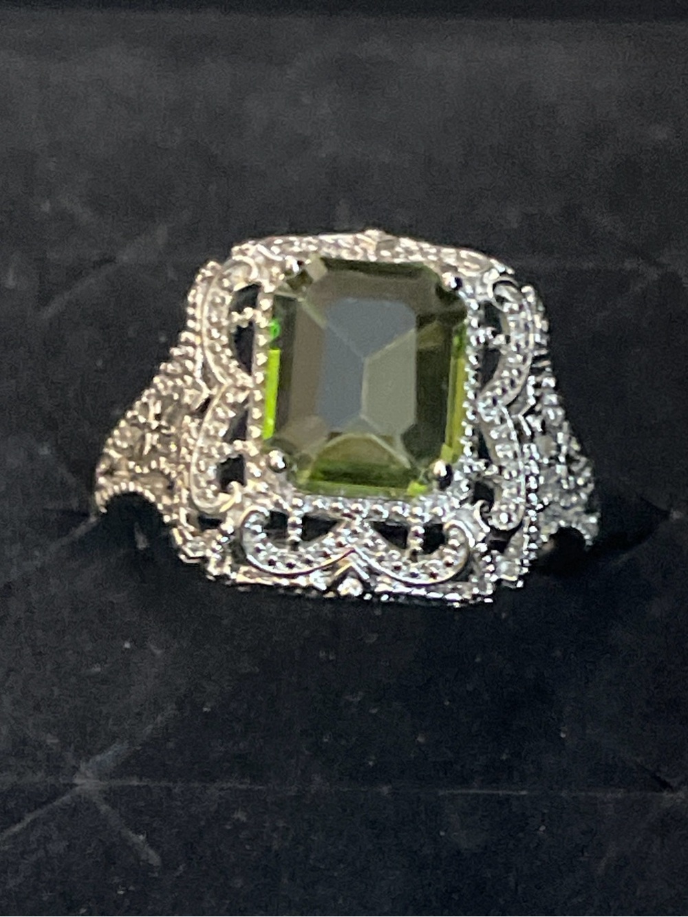 925 Sterling silver Ring with Green Emerald-Cut Stone size 7.5 FILIGREE!